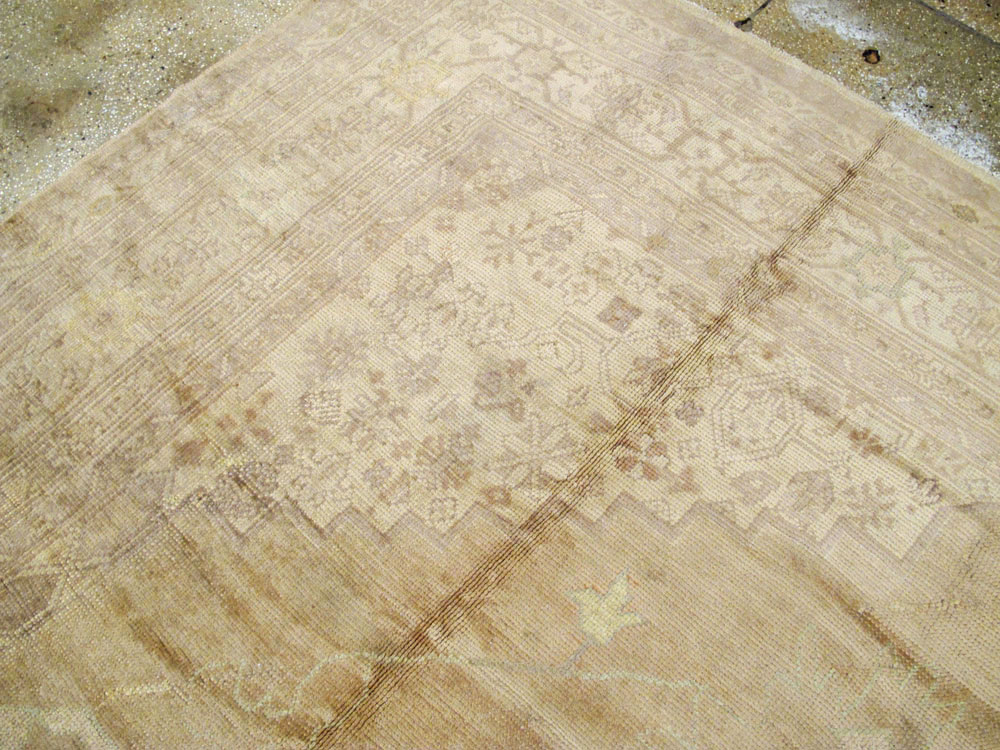 Antique Turkish Oushak Carpet, No.17222 - Galerie Shabab