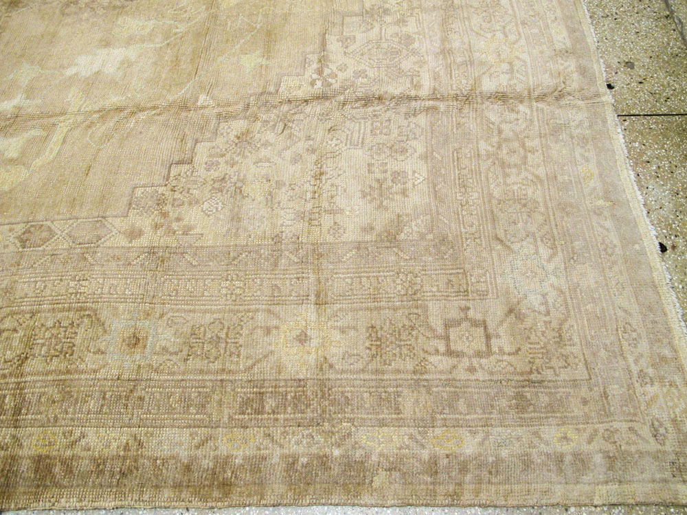 Antique Turkish Oushak Carpet, No.17222 - Galerie Shabab