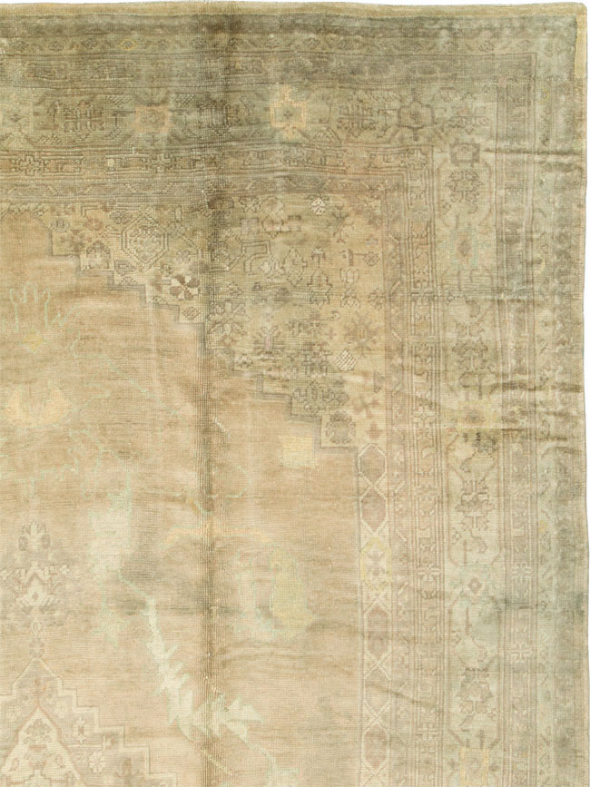 Antique Turkish Oushak Carpet, No.17222 - Galerie Shabab