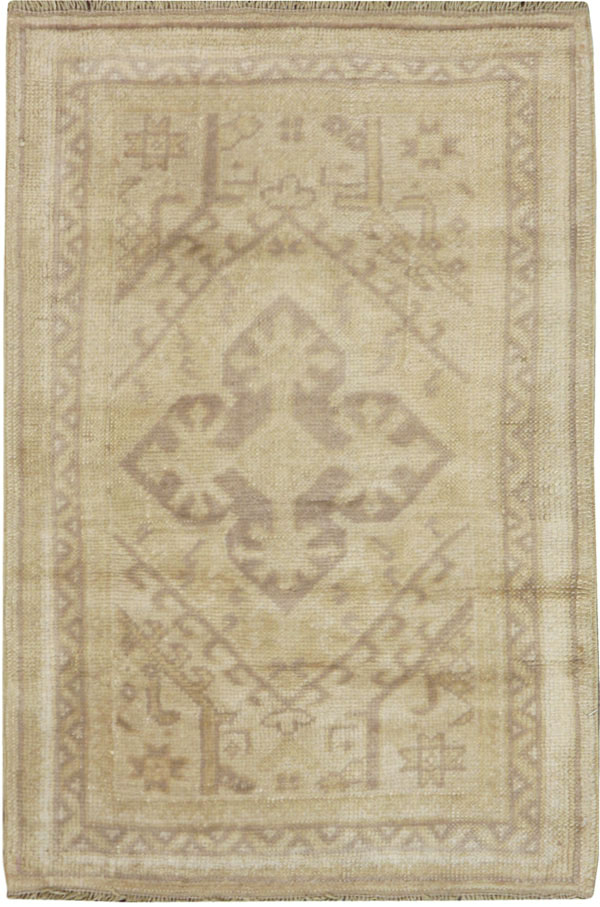 Antique Turkish Oushak Rug, No.17227 - Galerie Shabab