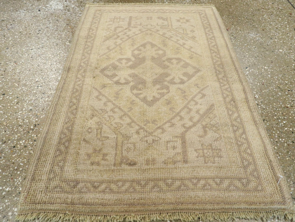 Antique Turkish Oushak Rug, No.17227 - Galerie Shabab