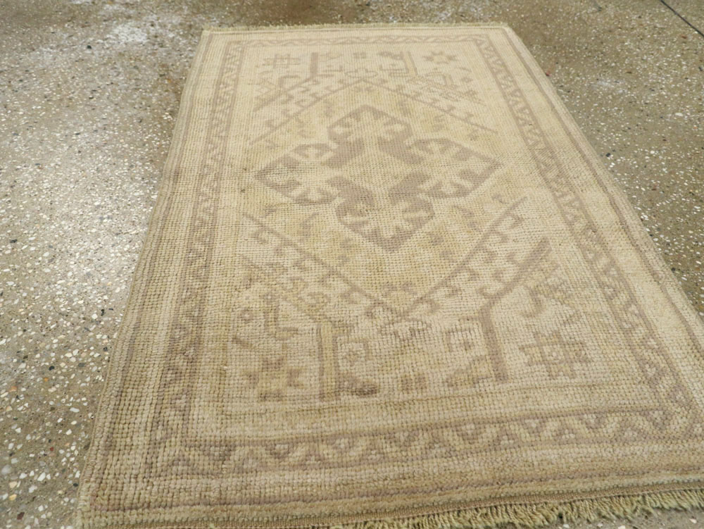 Antique Turkish Oushak Rug, No.17227 - Galerie Shabab