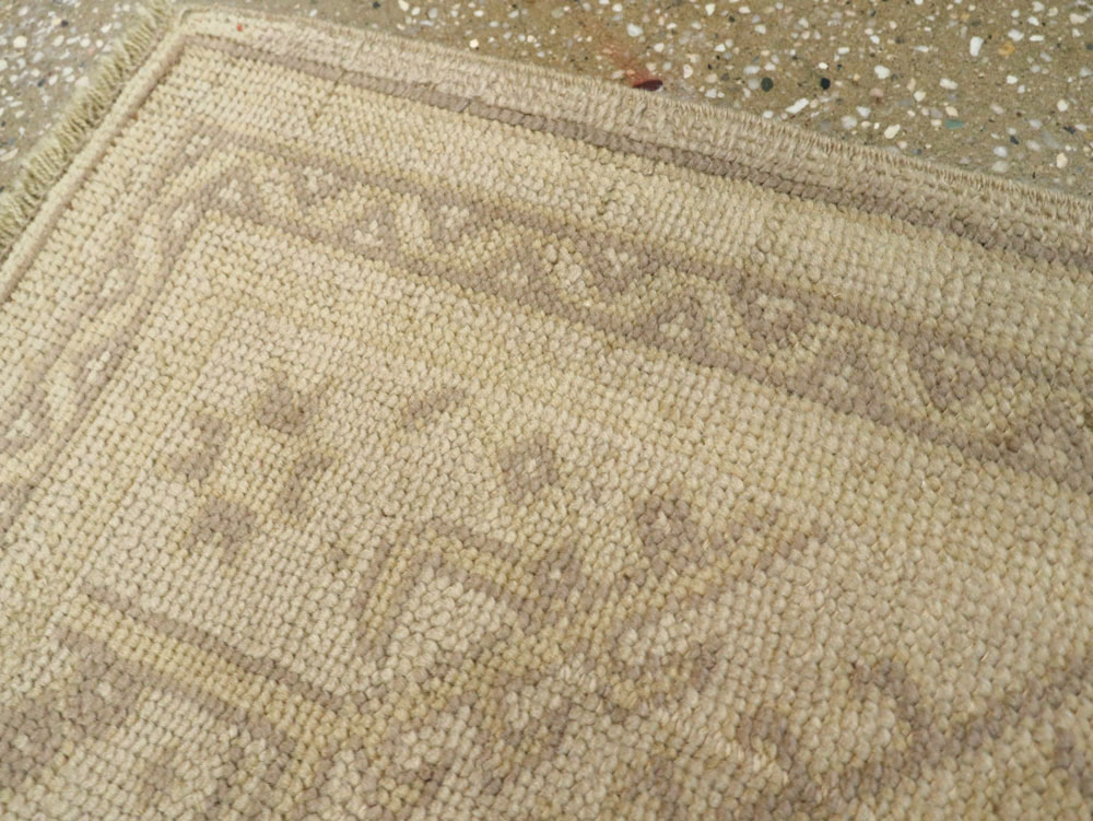 Antique Turkish Oushak Rug, No.17227 - Galerie Shabab