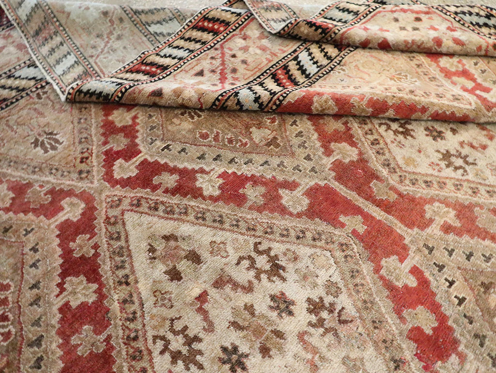 Vintage Indian Lahore Room Size Carpet, No.17256 - Galerie Shabab