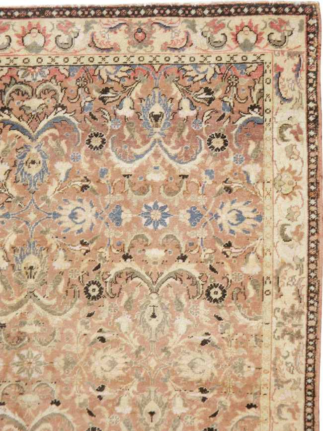 Vintage Turkish Anatolian Accent Rug, No.17322 - Galerie Shabab