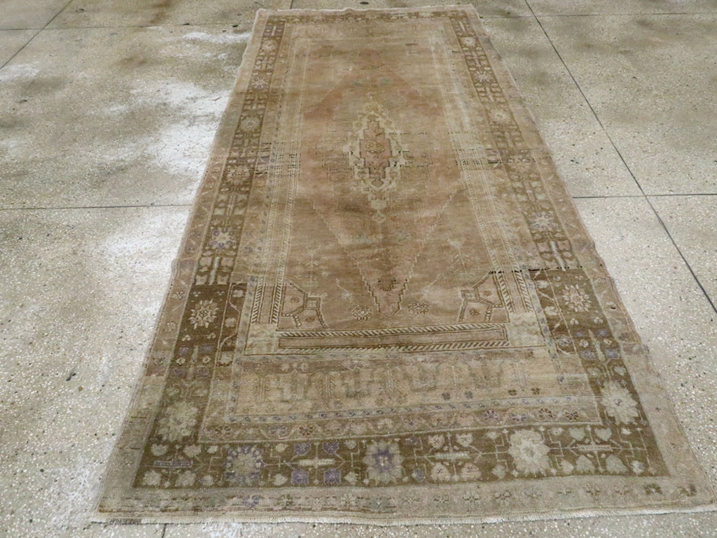 Antique Turkish Oushak Carpet, No.17323 - Galerie Shabab