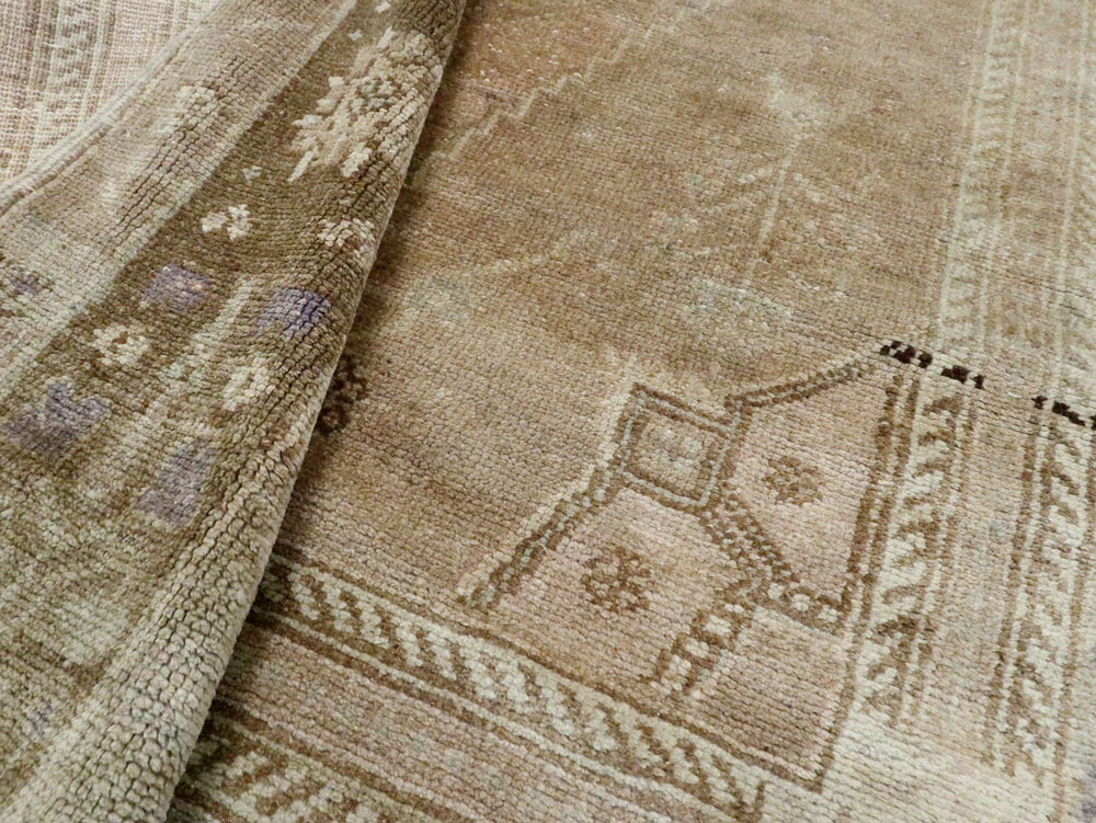 Antique Turkish Oushak Carpet, No.17323 - Galerie Shabab