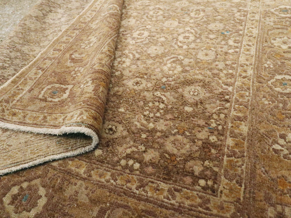 Antique Persian Tabriz Square Rug, No.17327 - Galerie Shabab