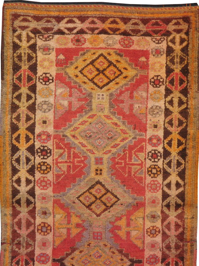 Vintage Turkish Oushak Runner, No.17328 - Galerie Shabab