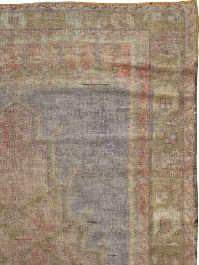 Antique Oushak Rug, No.17390 - Galerie Shabab