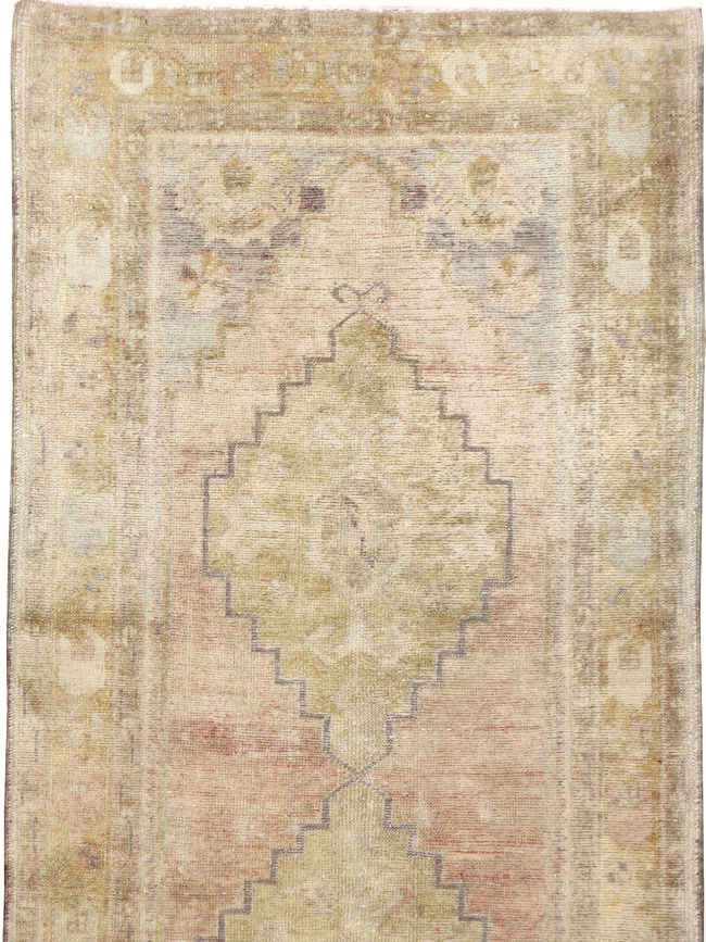 Vintage Turkish Oushak Rug, No.17403 - Galerie Shabab