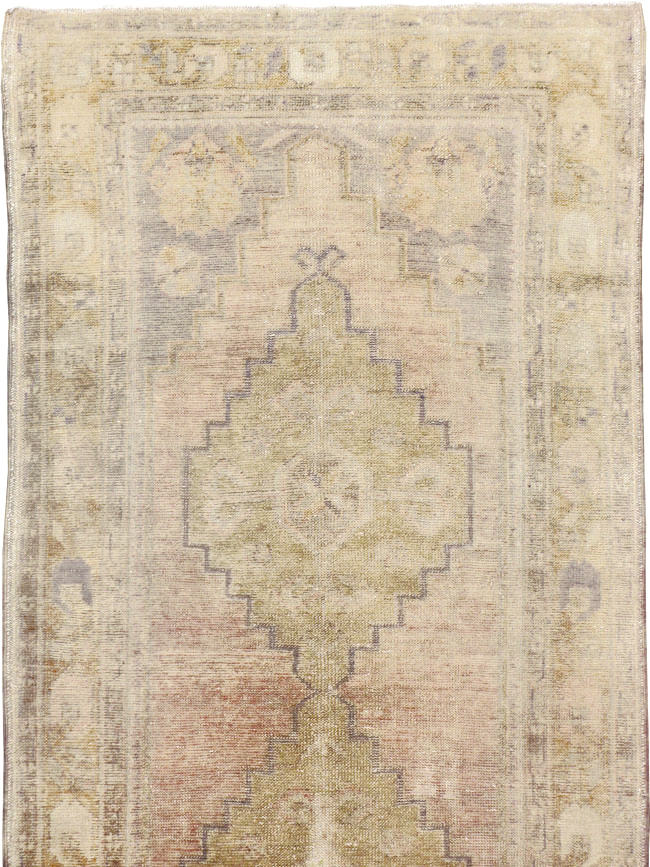 Vintage Turkish Oushak Rug, No.17403 - Galerie Shabab