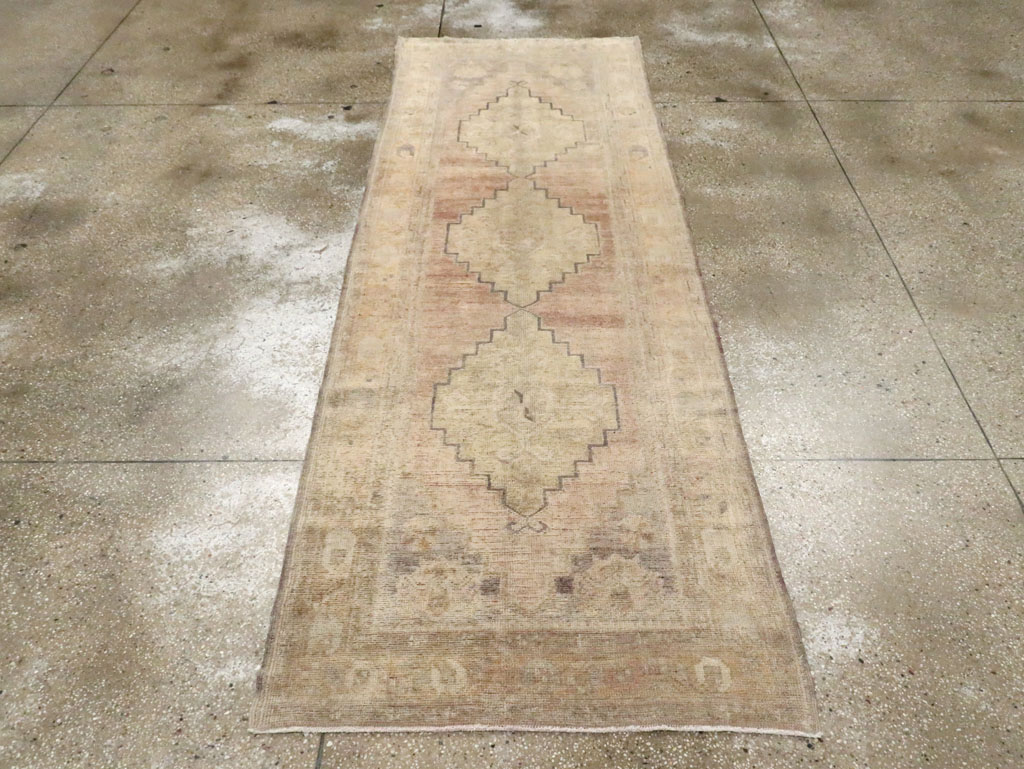 Vintage Turkish Oushak Rug, No.17403 - Galerie Shabab