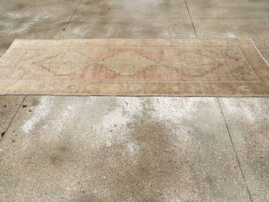 Vintage Turkish Oushak Rug, No.17403 - Galerie Shabab