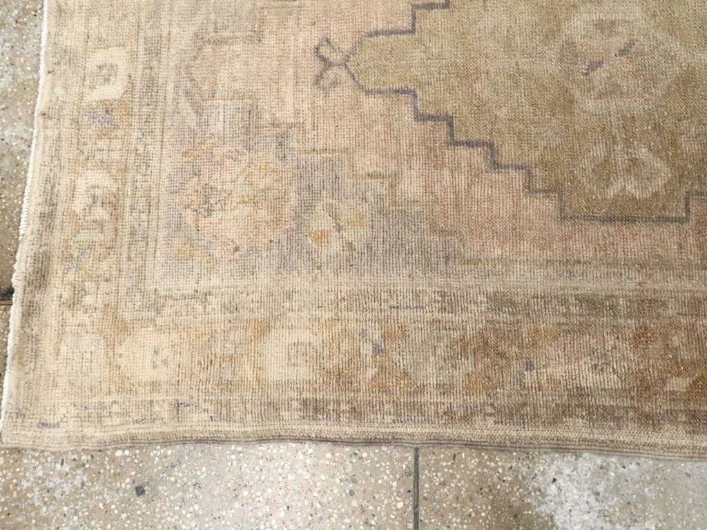 Vintage Turkish Oushak Rug, No.17403 - Galerie Shabab