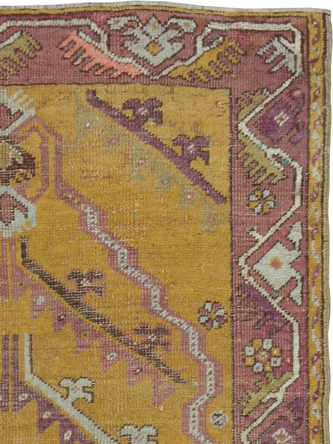 Antique Ghiordes Rug, No.17405 - Galerie Shabab