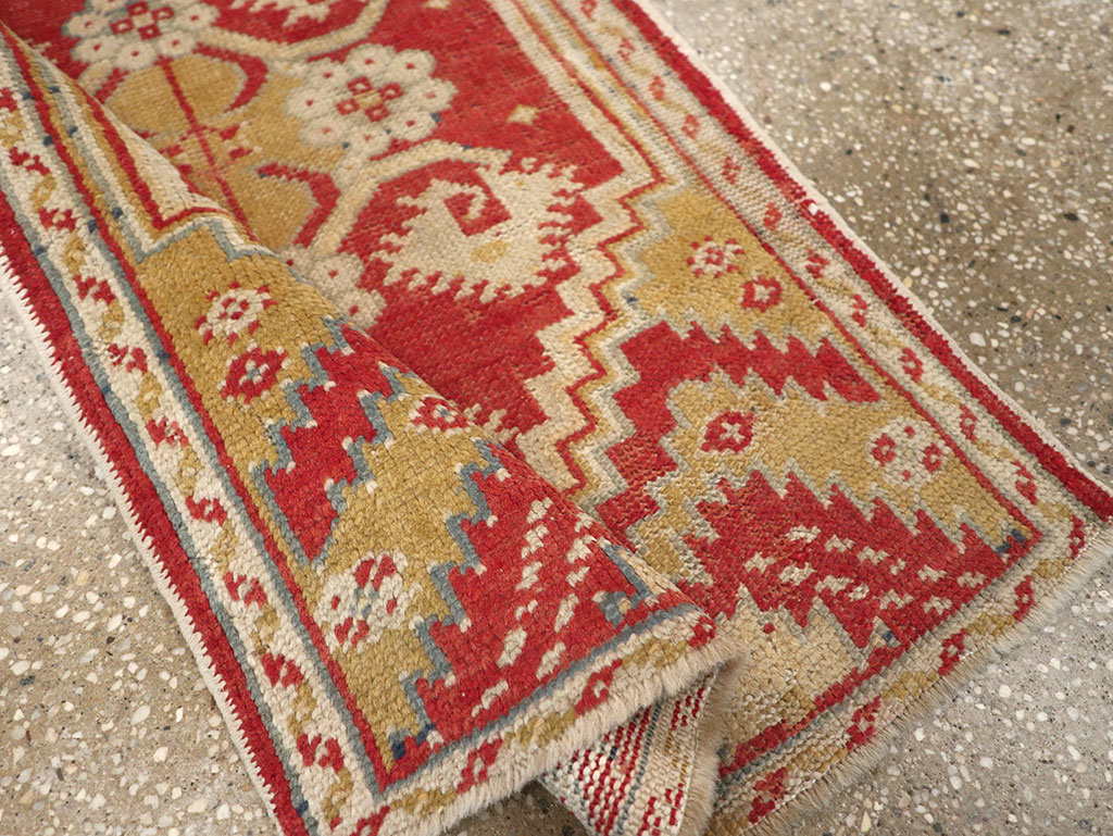 Antique Turkish Oushak Rug, No.17406 - Galerie Shabab