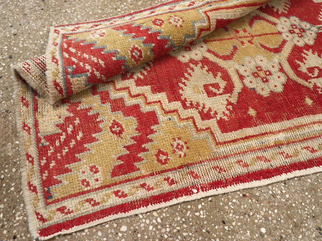 Antique Turkish Oushak Rug, No.17406 - Galerie Shabab