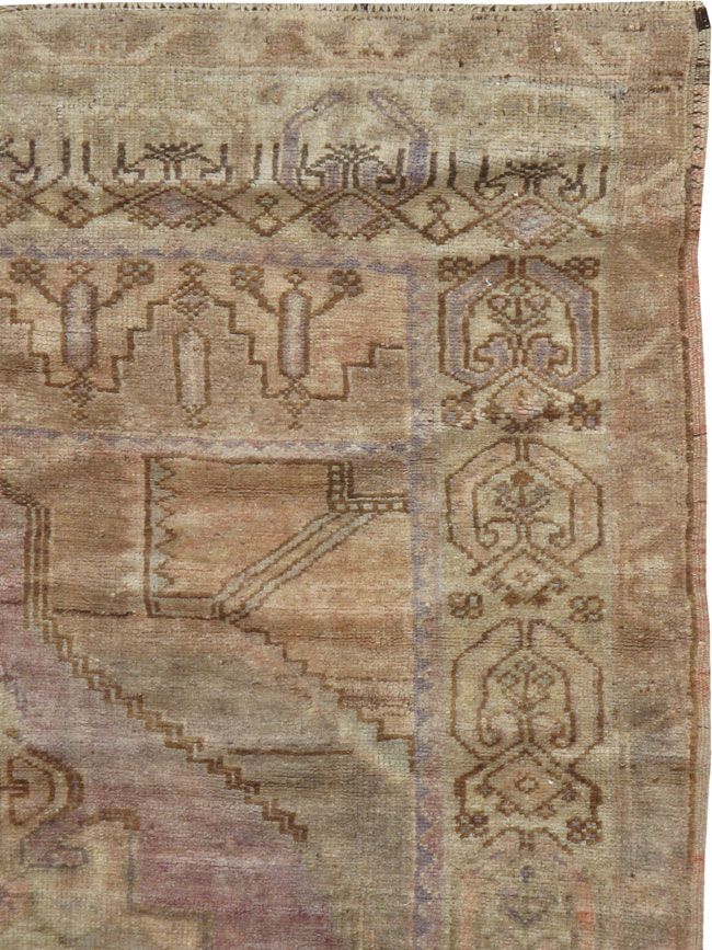 Antique Oushak Rug, No.17409 - Galerie Shabab