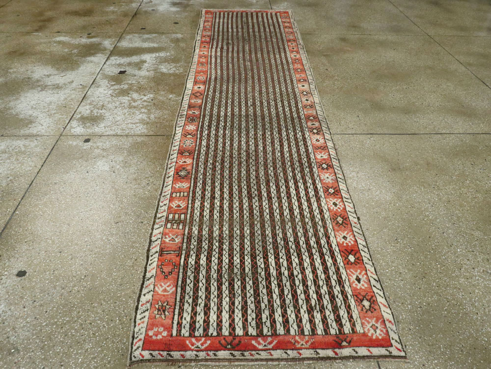 Antique Turkish Ghiordes Runner, No.17418 - Galerie Shabab