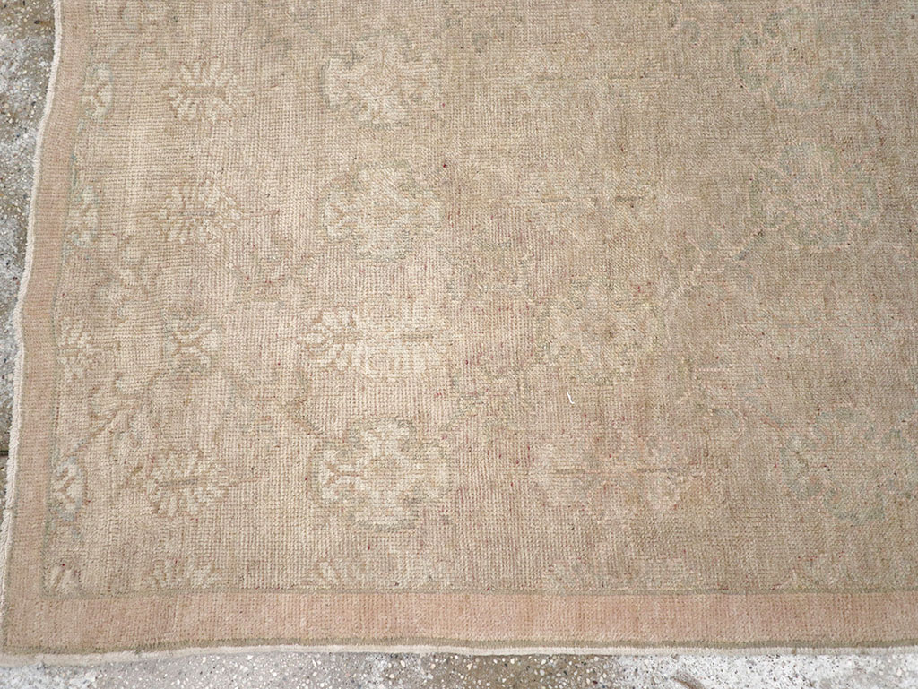 Vintage Turkish Anatolian Gallery Rug, No.17419 - Galerie Shabab