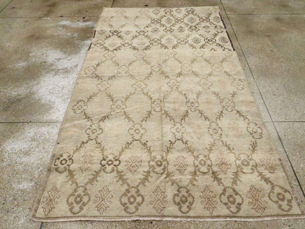 Vintage Turkish Anatolian Rug, No.17435 - Galerie Shabab