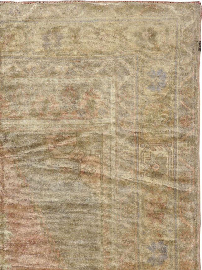 Vintage Turkish Oushak Rug, No.17436 - Galerie Shabab