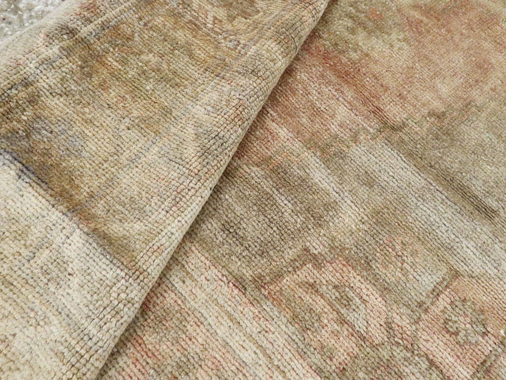 Vintage Turkish Oushak Rug, No.17436 - Galerie Shabab