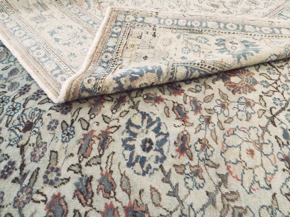 Vintage Turkish Sivas Accent Carpet, No.17439 - Galerie Shabab