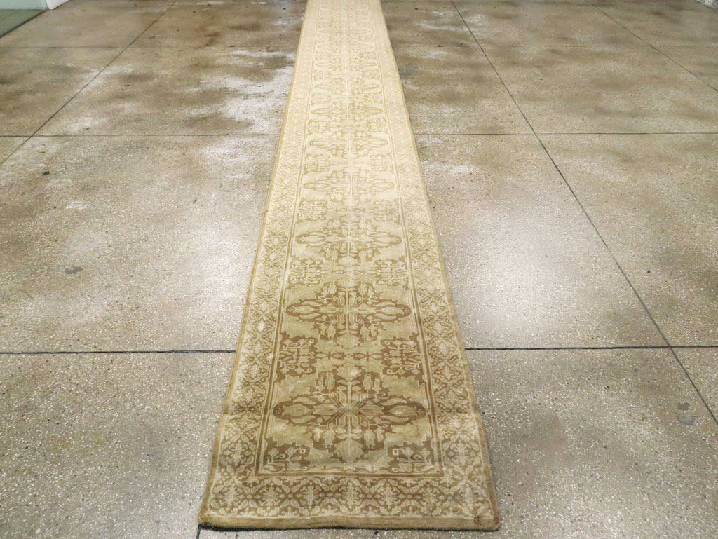 Vintage Indian Lahore Runner, No.17465 - Galerie Shabab