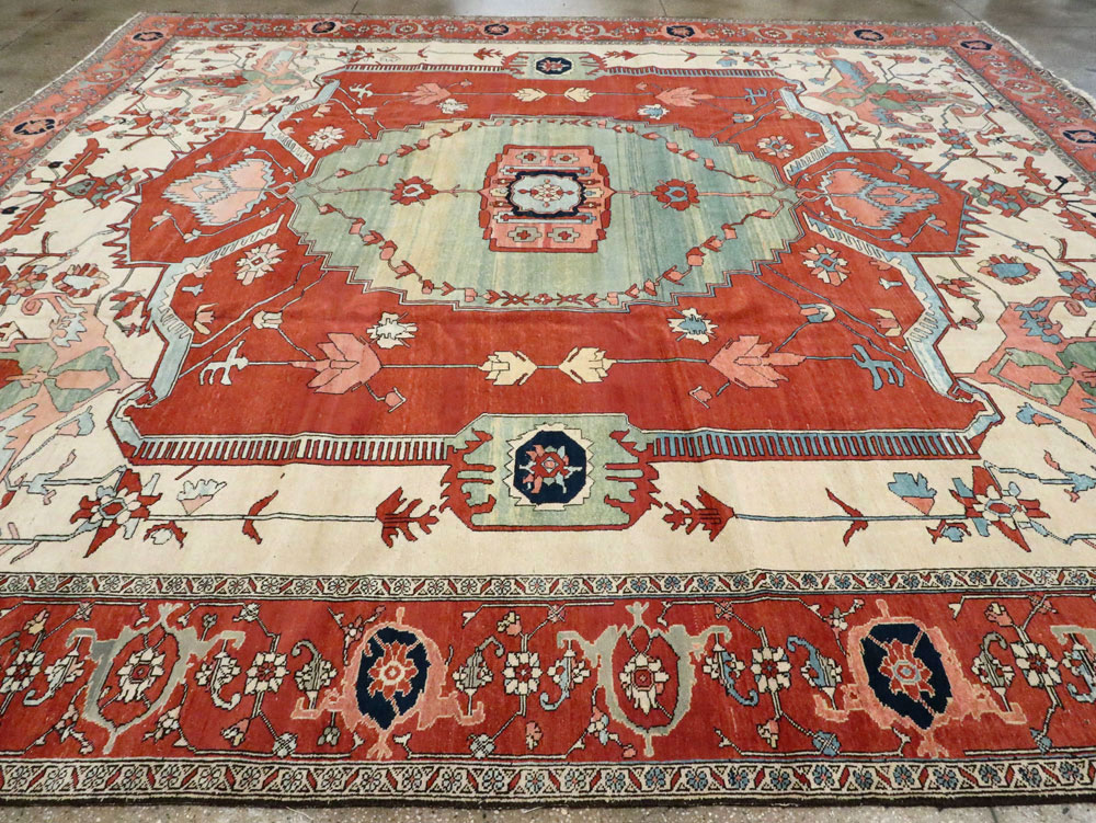 Modern Persian Heriz Square Carpet, No.17475 - Galerie Shabab