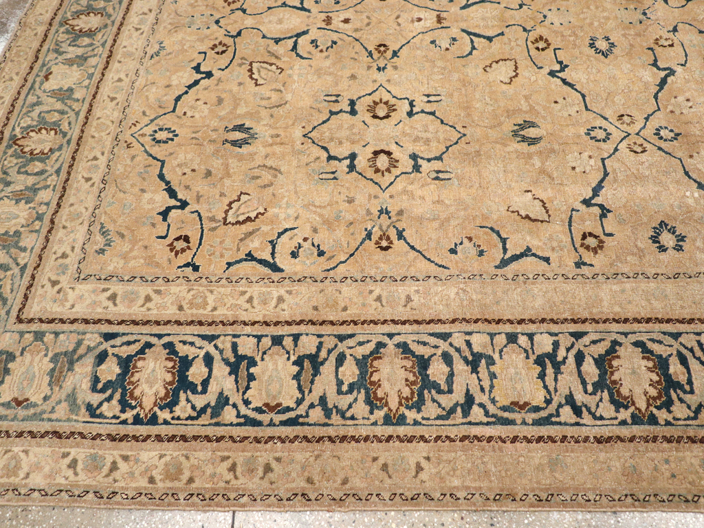 Antique Persian Tabriz Carpet, No.17479 - Galerie Shabab