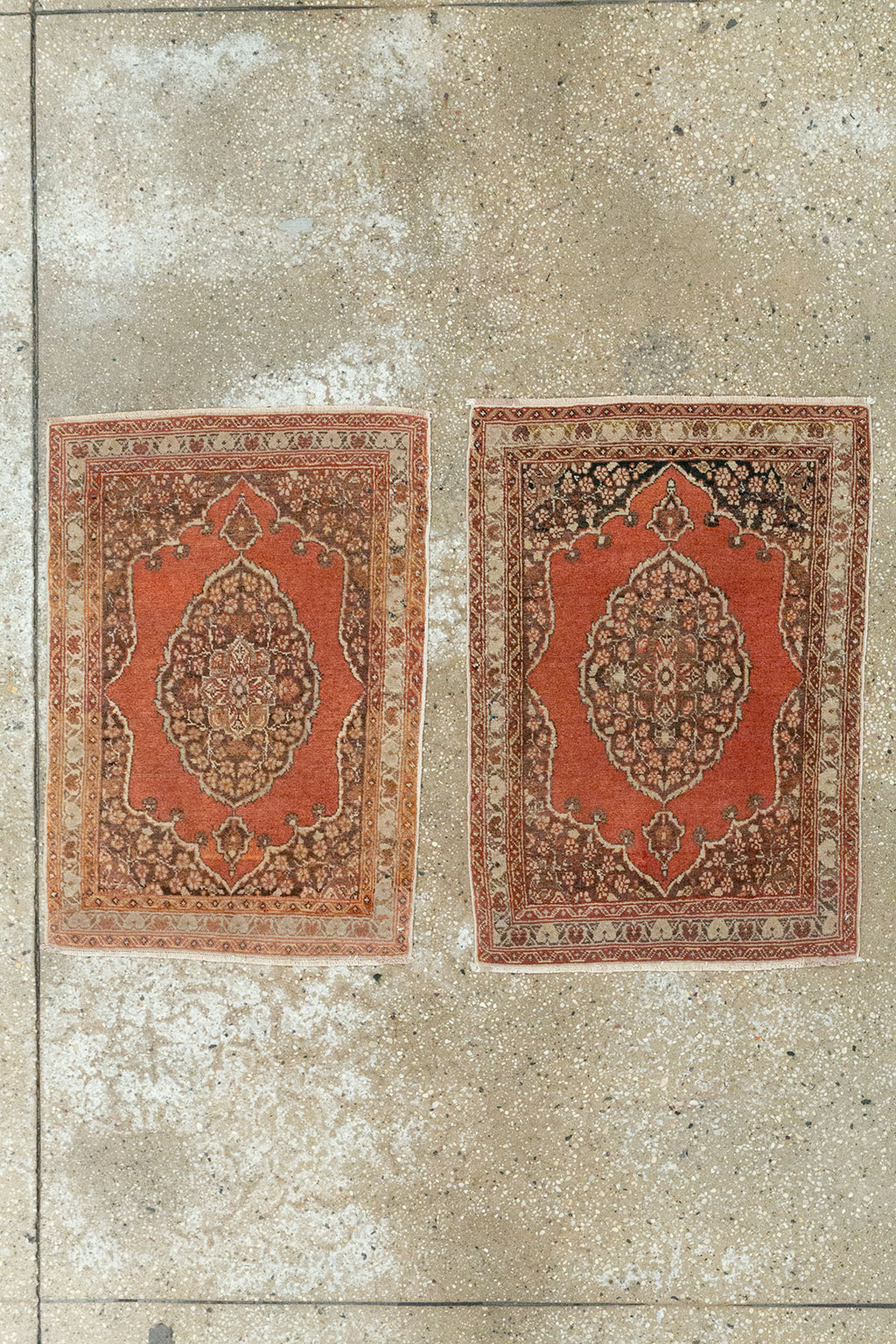 Antique Persian Tabriz Rug (Pair: 1 of 2), No.17520 - Galerie Shabab