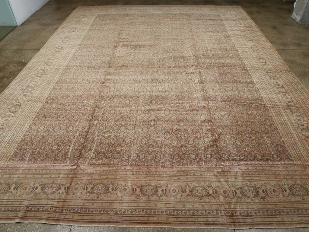 Antique Persian Tabriz Carpet, No.17524 - Galerie Shabab