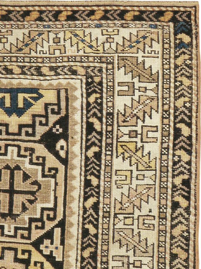 Antique Caucasian Shirvan Rug, No.17560 - Galerie Shabab