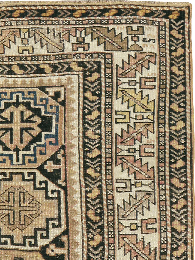 Antique Caucasian Shirvan Rug, No.17560 - Galerie Shabab