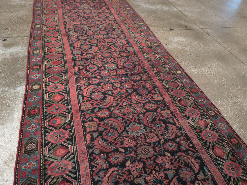 Vintage Persian Malayer Runner, No.17627 - Galerie Shabab