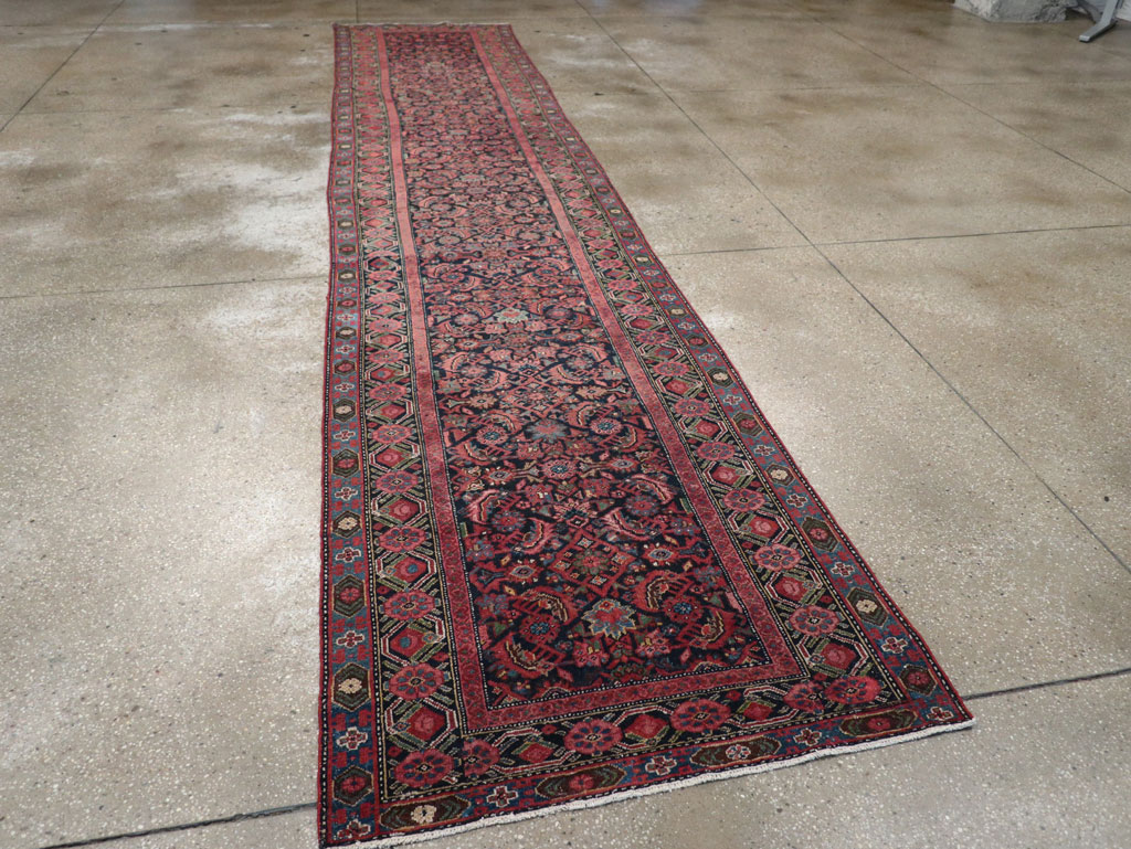 Vintage Persian Malayer Runner, No.17627 - Galerie Shabab