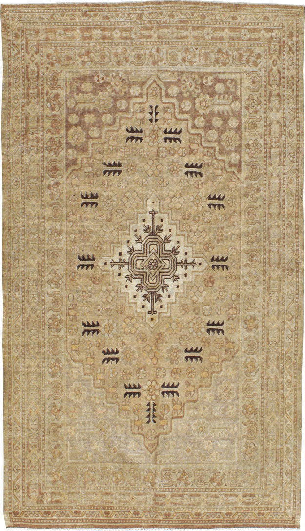 Vintage East Turkestan Khotan Rug, No.17659 - Galerie Shabab