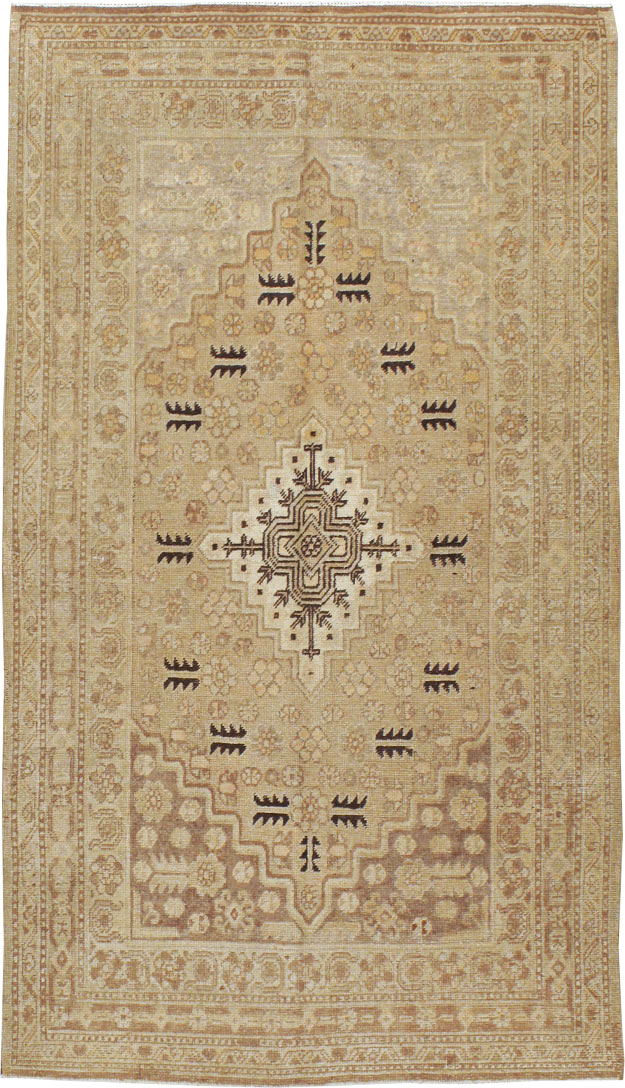 Vintage East Turkestan Khotan Rug, No.17659 - Galerie Shabab