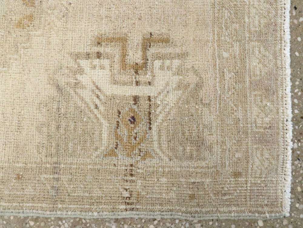Antique Turkish Oushak Rug, No.17682 - Galerie Shabab