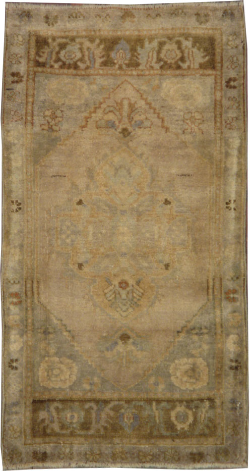 Antique Turkish Oushak Rug, No.17683 - Galerie Shabab