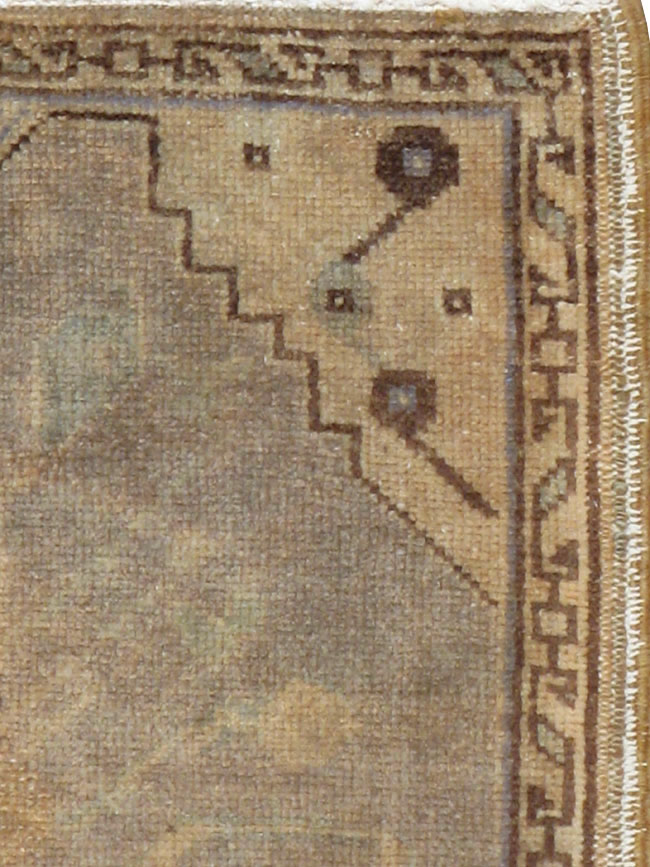 Vintage Turkish Oushak Rug, No.17687 - Galerie Shabab