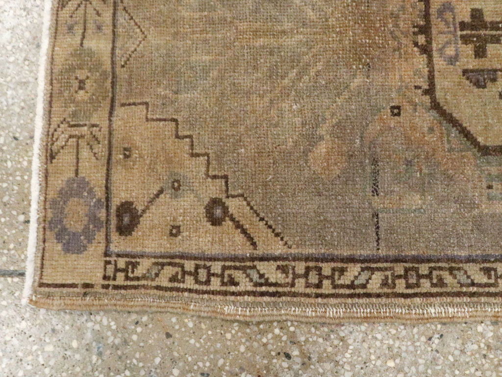 Vintage Turkish Oushak Rug, No.17687 - Galerie Shabab