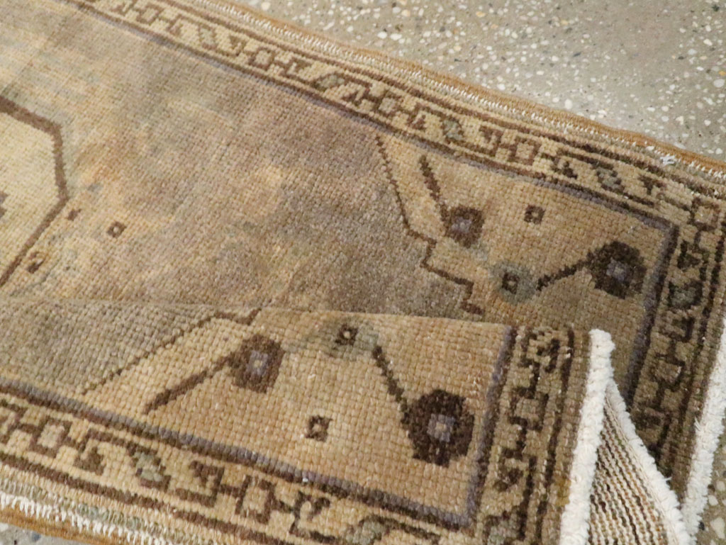 Vintage Turkish Oushak Rug, No.17687 - Galerie Shabab