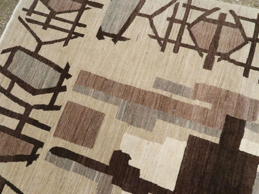 Modernist Persian Tabriz Carpet, No.17696 - Galerie Shabab