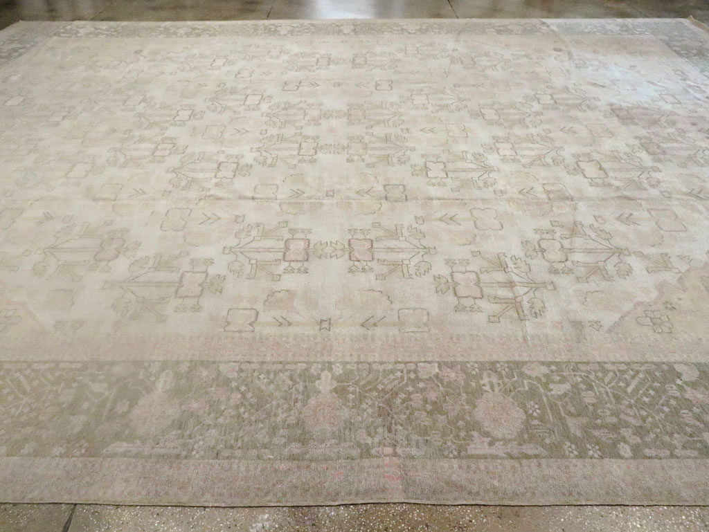 Antique Turkish Oushak Carpet, No.17710 - Galerie Shabab