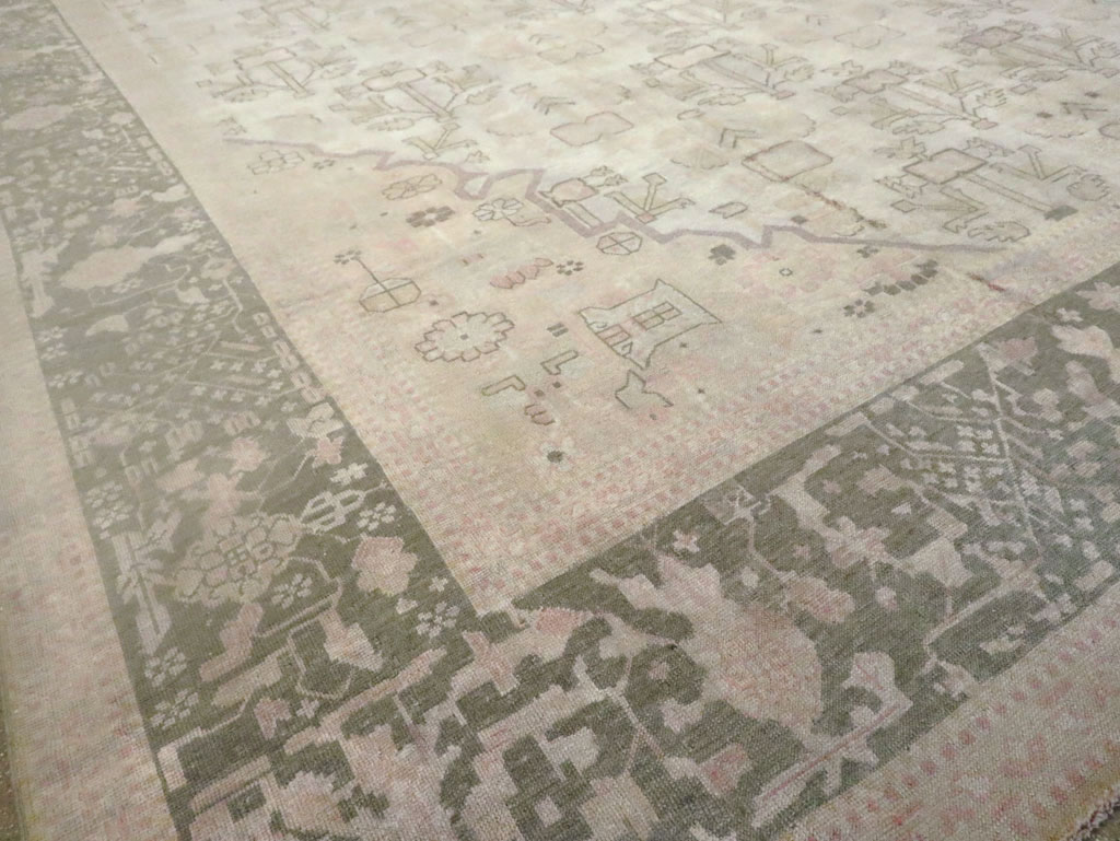 Antique Turkish Oushak Carpet, No.17710 - Galerie Shabab