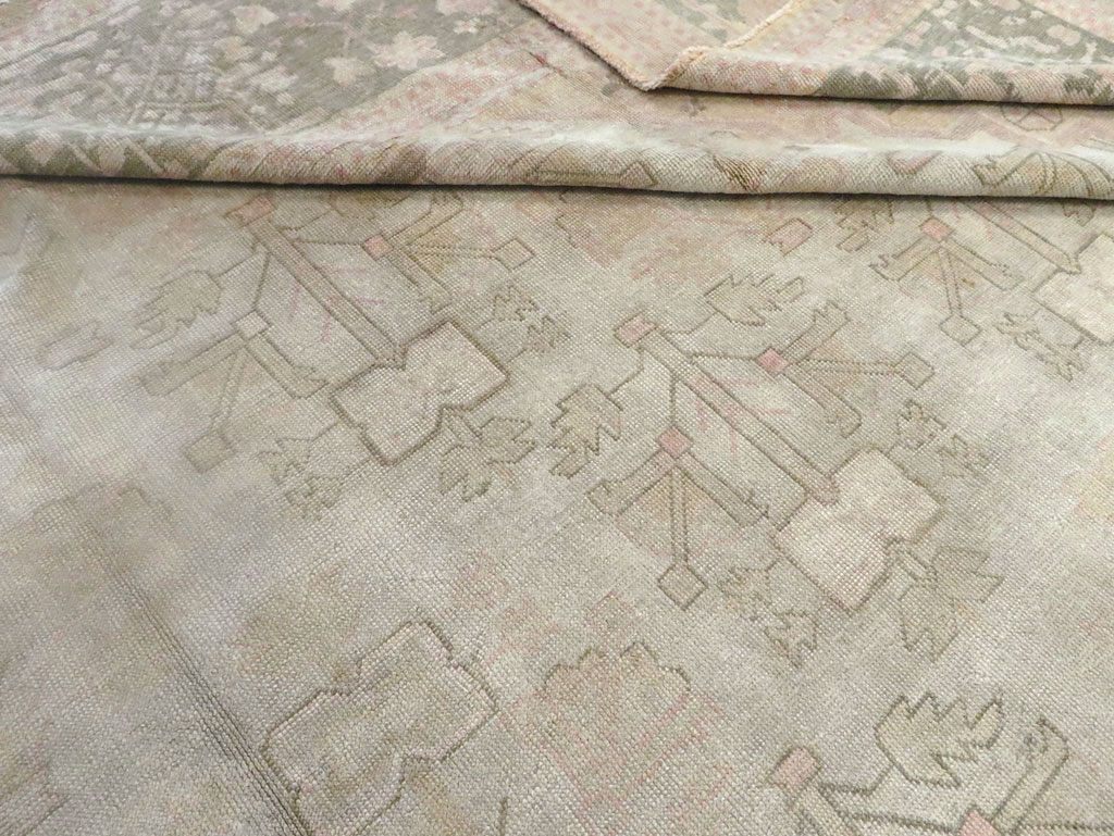 Antique Turkish Oushak Carpet, No.17710 - Galerie Shabab
