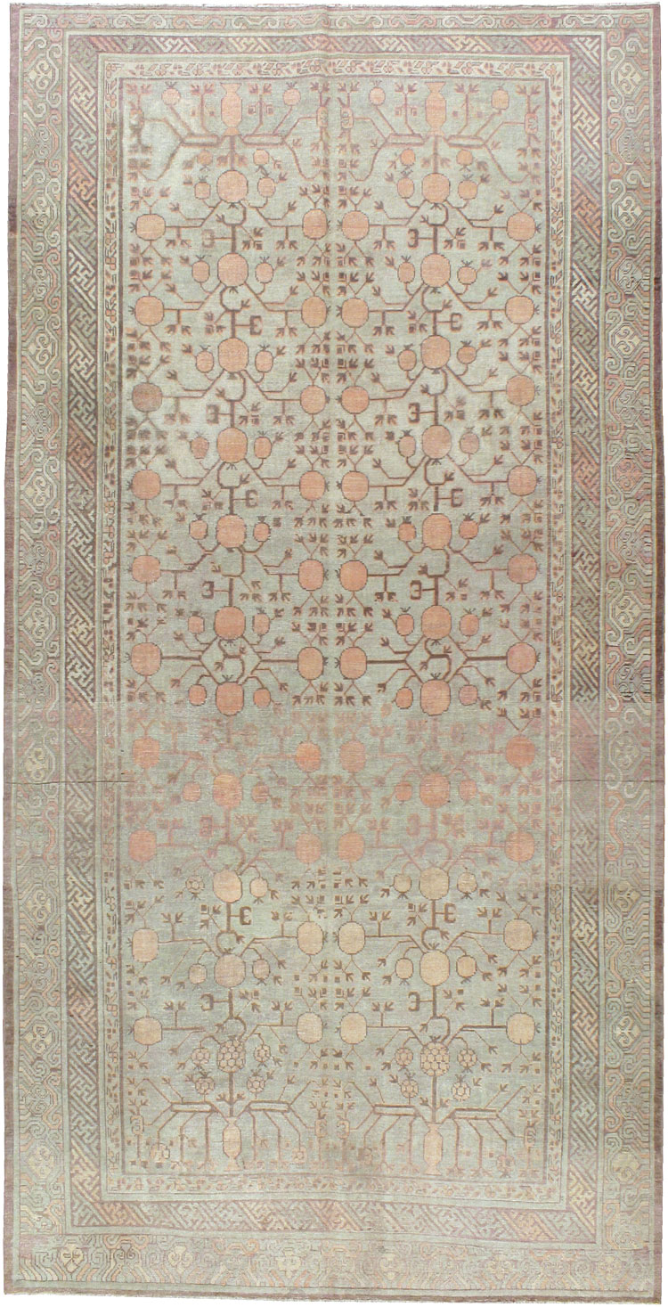 Vintage East Turkestan Khotan Carpet, No.17722 - Galerie Shabab